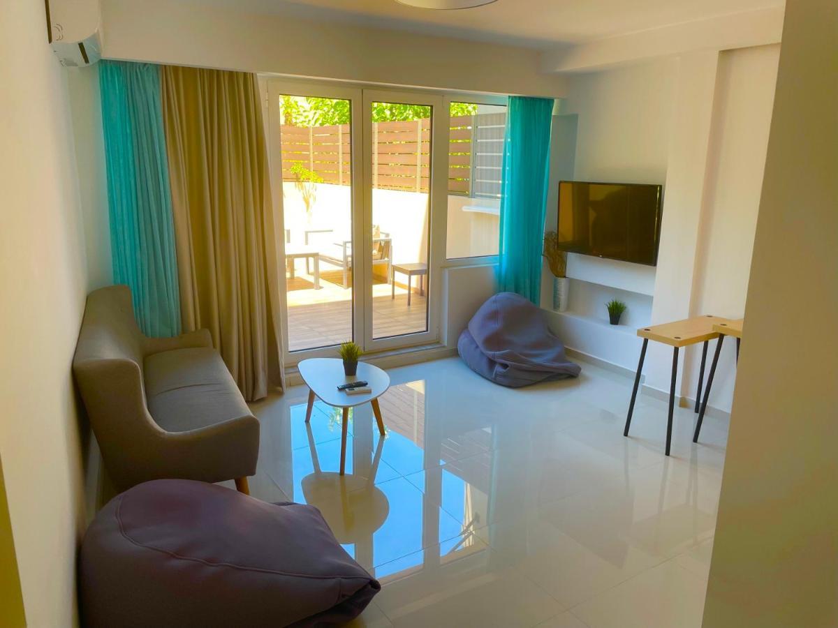 Haris White Apartment Roussospítion Buitenkant foto